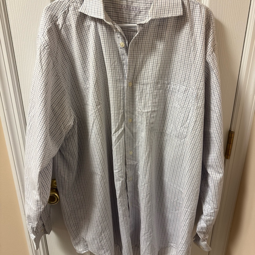 Gray Dress Shirt with Classic Collar and Button Cuffs